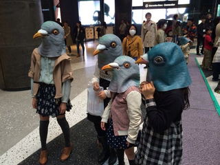 Illustration for article titled Japan Is Good at Pigeon Masks
